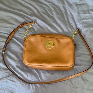 Michael Kors Crossbody Bag with gold chain